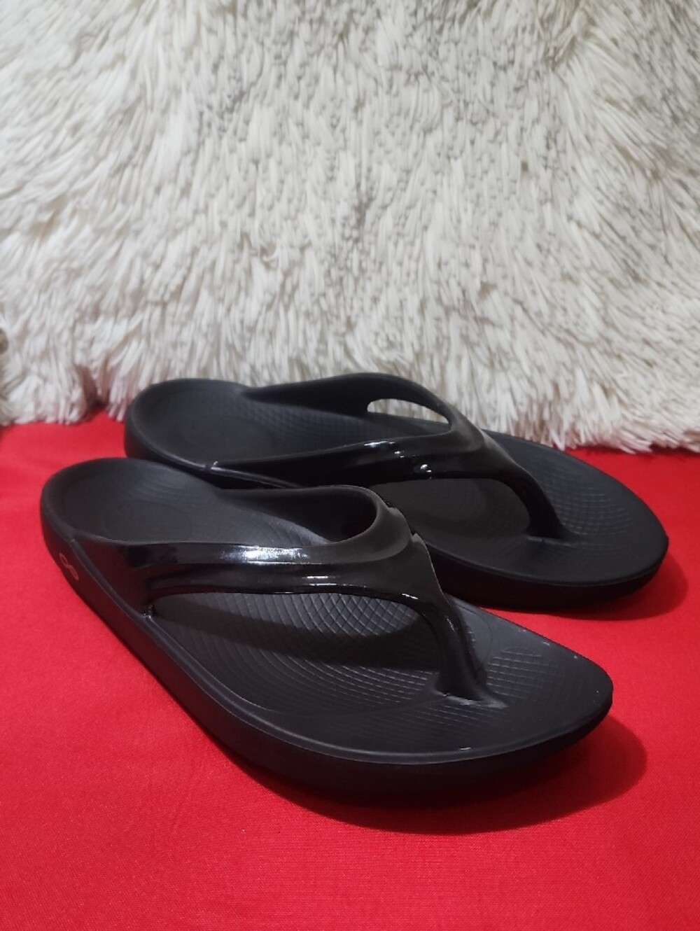 OOFOS Oolala Black Women’s Foam Flip Flop Sandals - Picture 3 of 10